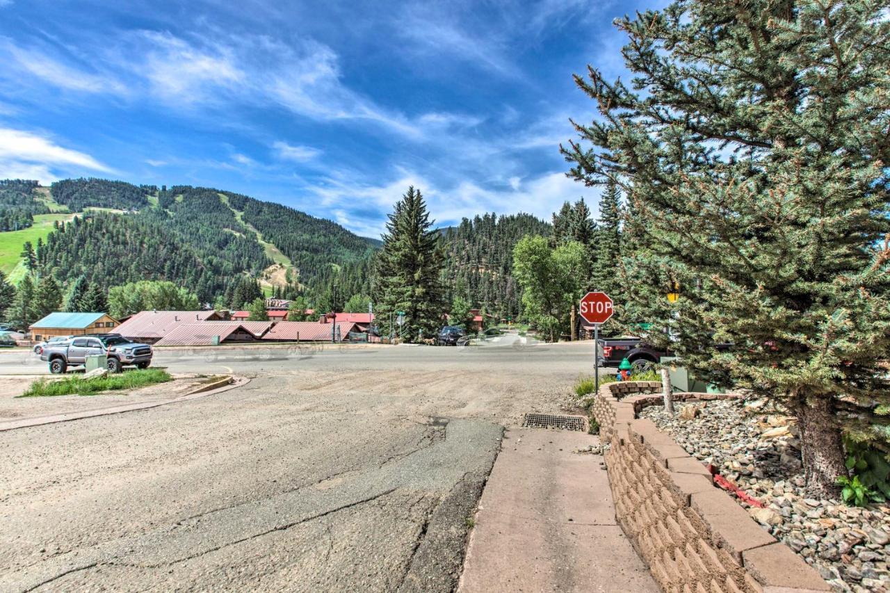Main St Red River Ski Condo With Mountain View! 外观 照片