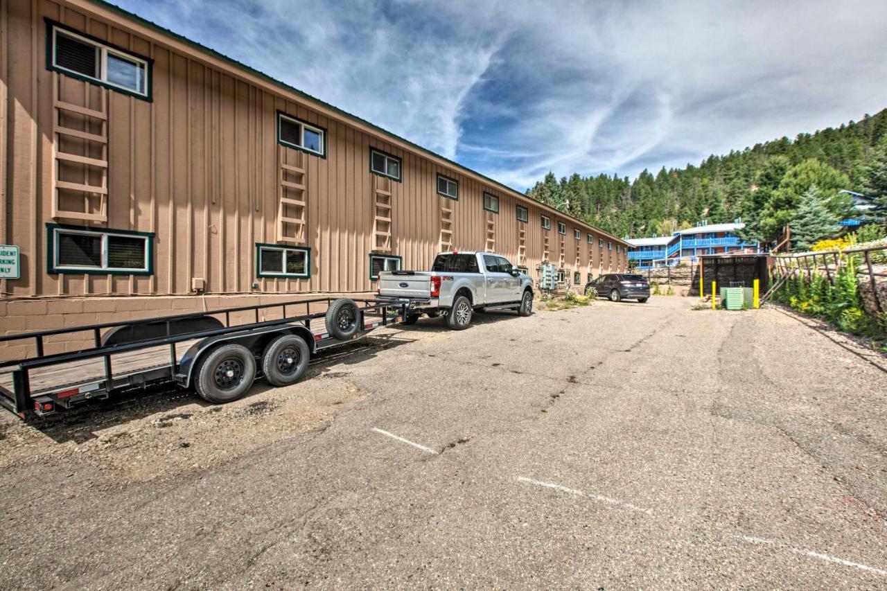 Main St Red River Ski Condo With Mountain View! 外观 照片