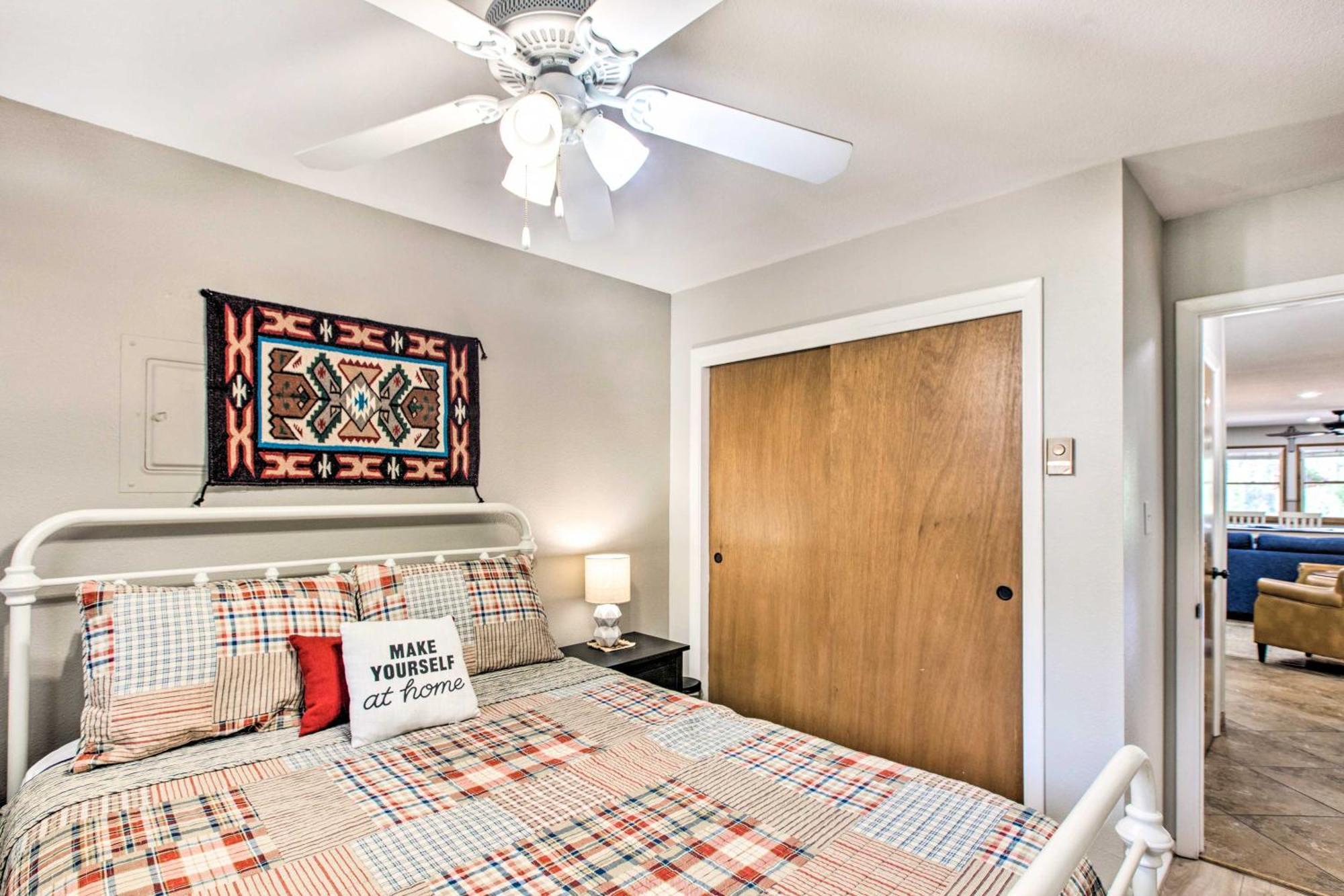 Main St Red River Ski Condo With Mountain View! 外观 照片